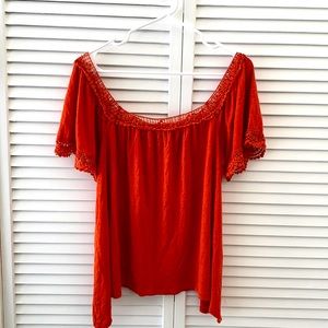 Elegant Fall 🍁 top. Medium but fits large 🥰